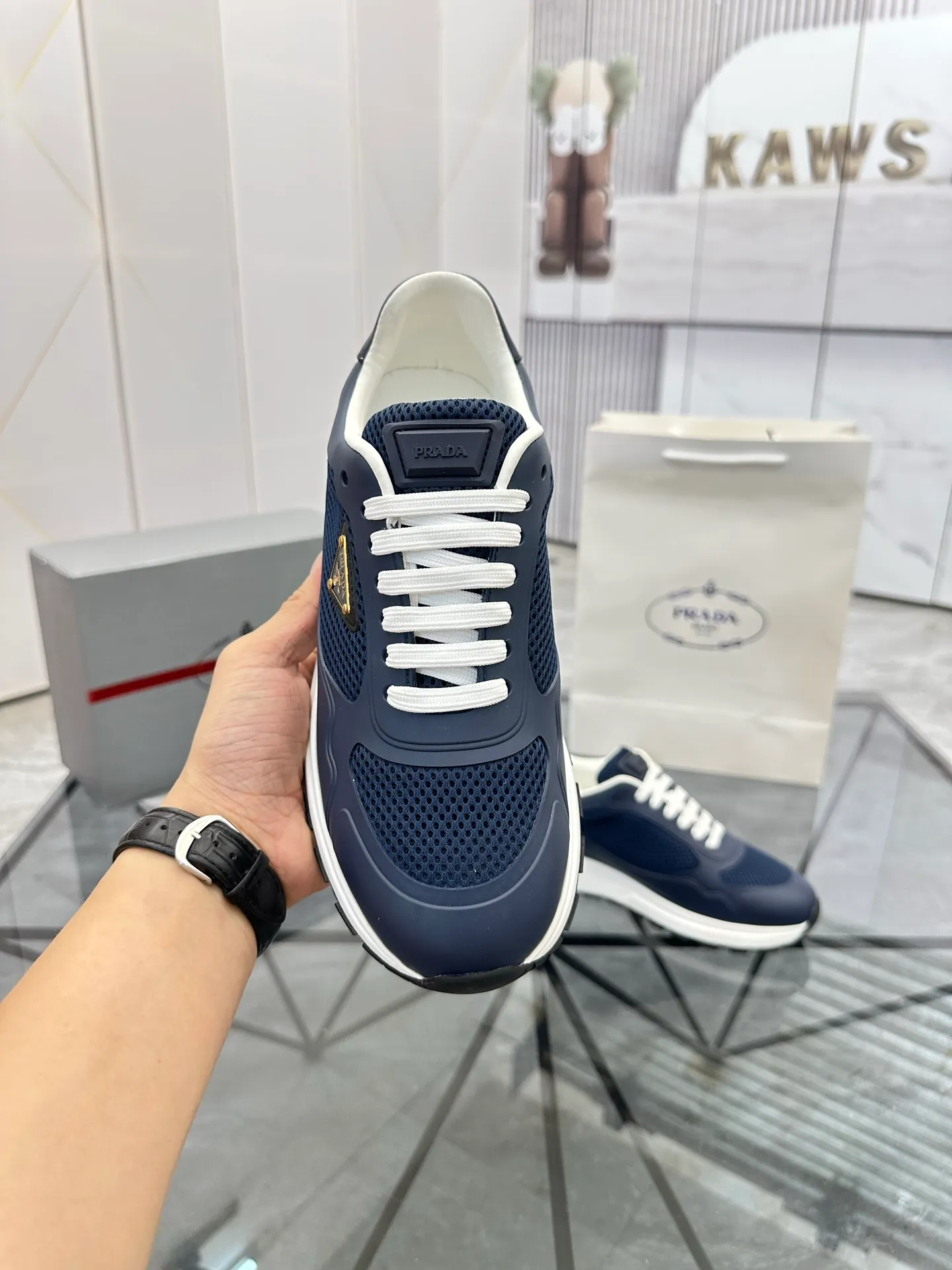 Men's shoes for sale 💰: 💰P600¥ High-end top quality Product trademark: Prada *"Prada*" low-top casual shoes Regular size: 38-45 (can be customized to 46) Product materials: Upper imported glue splicing original material, breathable lining, cowhide foot pads, original outsole. Number: 832